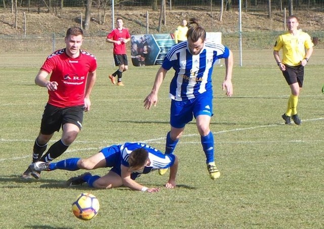 Spartakus Daleszyce przegrał z Sokołem Sieniawa 0:2. Na zdjęciu Bartosz Sot.