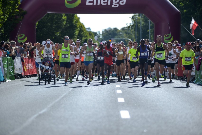 Maraton Solidarności 2017. Trasa biegu w Trójmieście [utrudnienia na drogach, komunikacja miejska]