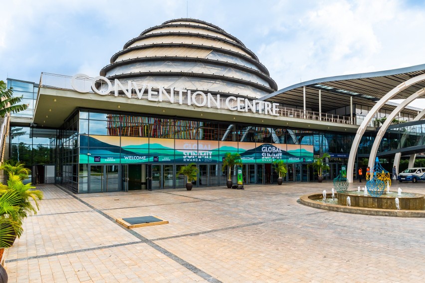 Kigali Convention Center (KCC) to nowoczesne centrum...