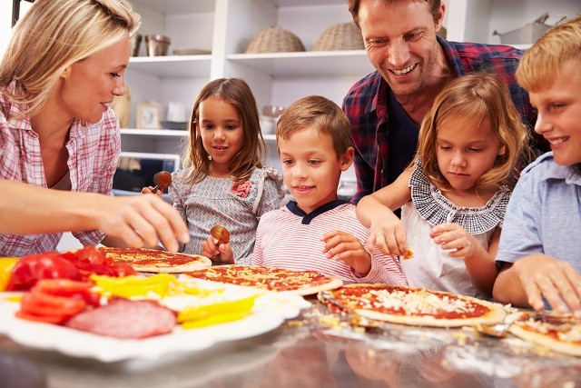 Tegoroczna akcja "Dwie godziny dla rodziny" przebiega pod hasłem  "Gotowanie na rodzinnym planie".