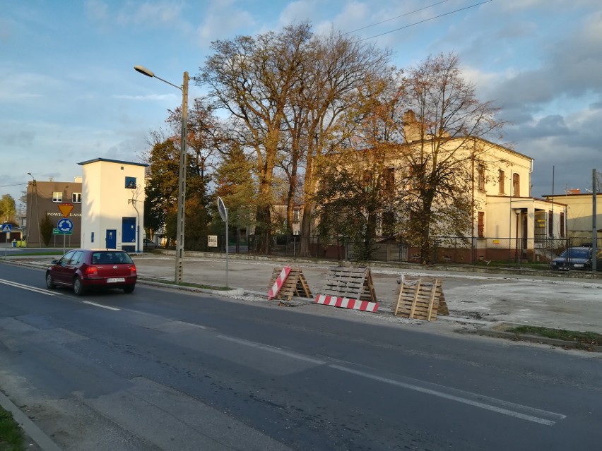 W Łasku przebudowują parking - do remontu są także dwie ulice w Kolumnie ZDJĘCIA