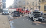 Groźny wypadek w centrum Łodzi. Zderzenie na skrzyżowaniu Pogonowskiego/Struga. Ranni ZDJĘCIA