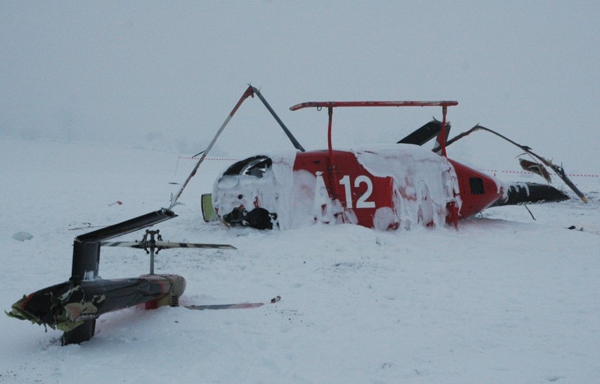 Helikopter rozbił się pod Olesnem.