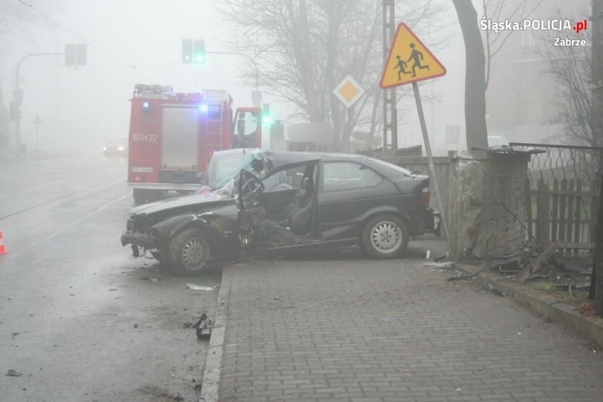 Wypadek w Zabrzu: BMW wpadło w poślizg na Bytomskiej w...
