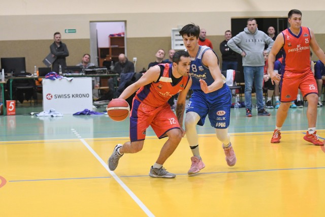 W zaległym spotkaniu 2. ligi koszykarze BC Swiss Krono wygrali z Basket Junior Poznań 84:69 (27:15, 19:23, 12:18, 18:21).