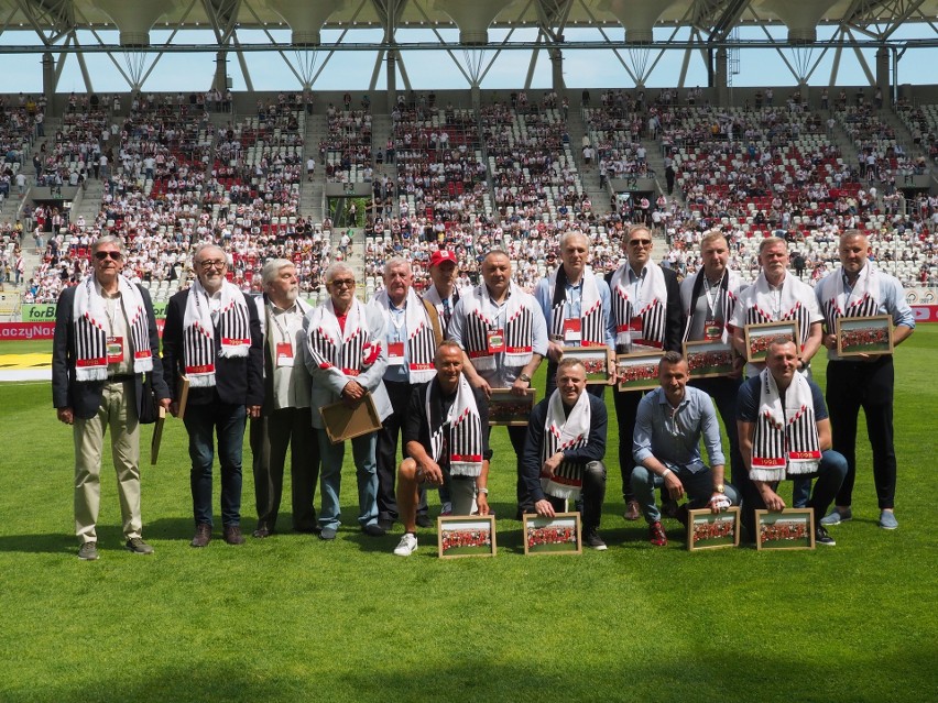 ŁKS - Resovia 2:1. Mistrzowie Polski z ŁKS oraz wielu kibiców biło brawo Pirulo i kolegom. Zdjęcia