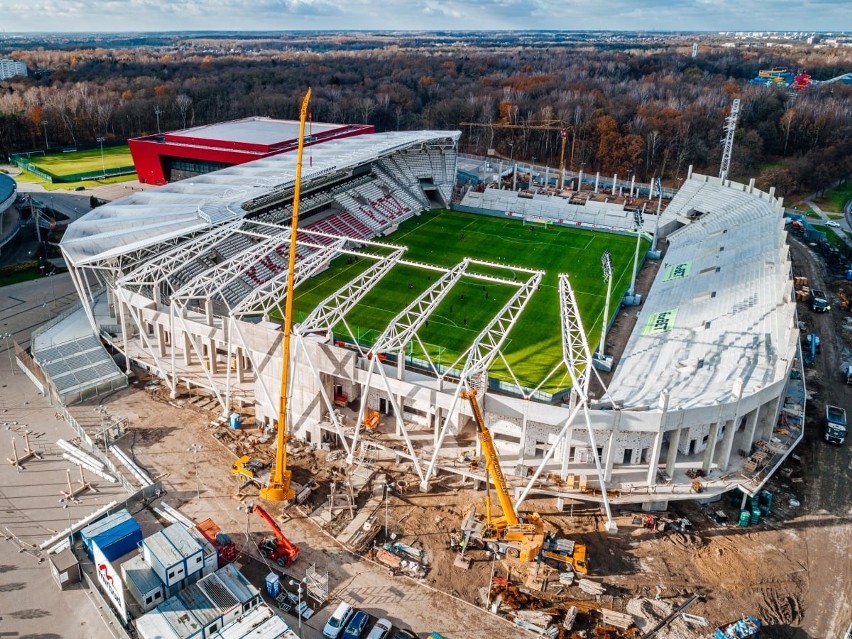 Stadion ŁKS coraz piękniejszy. Zobacz najnowsze ZDJĘCIA z drona