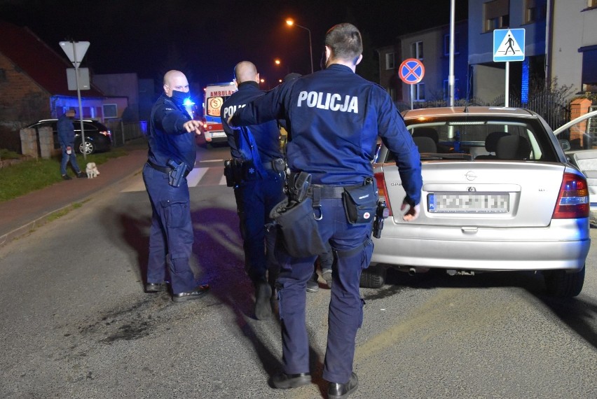 Wypadek na skrzyżowaniu w centrum Grodziska. Policjanci...