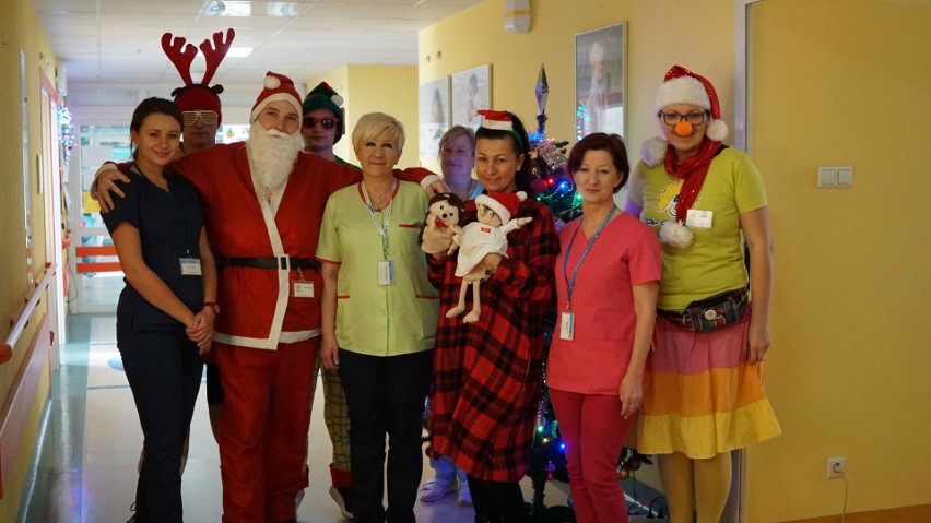 Święty Mikołaj z wizytą w starachowickim szpitalu (ZDJĘCIA)