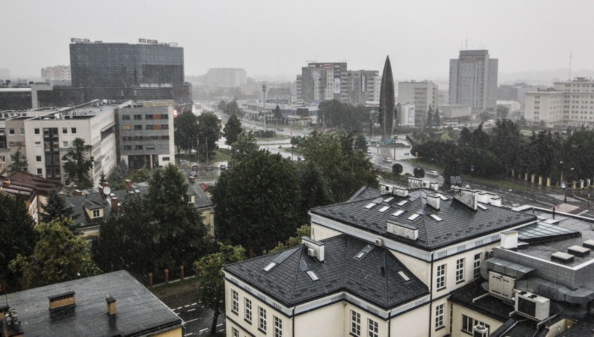 Poniedziałkowe burze nad Rzeszowem [ZDJĘCIA, WIDEO]