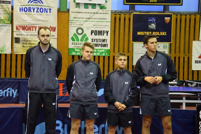 Samuel Kulczycki (drugi z prawej) oraz Artur Grela (drugi z lewej) w weekend rywalizowali w turnieju w Finlandii