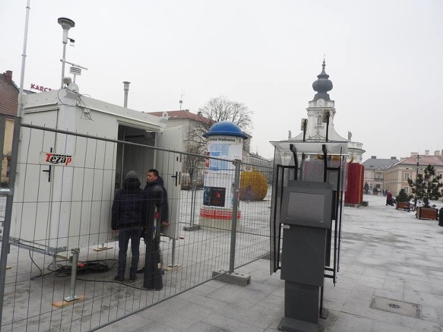 Mobilna stacja pomiaru powietrza będzie stać na placu Jana Pawła II przez dwa miesiące