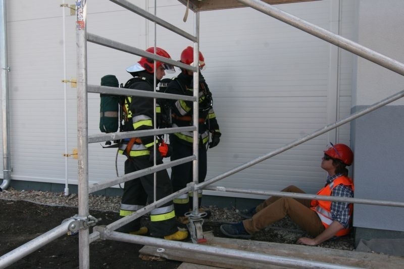 Ćwiczenia strażaków na budowie Malta House.