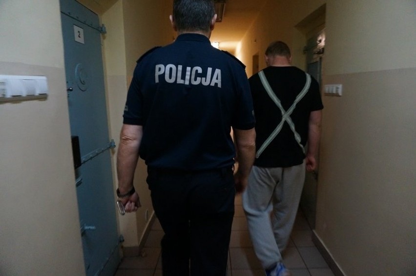Niedzielne mecze: W Bielsku zatrzymani za pobicie [ZDJĘCIA], w Chorzowie duża akcja policji