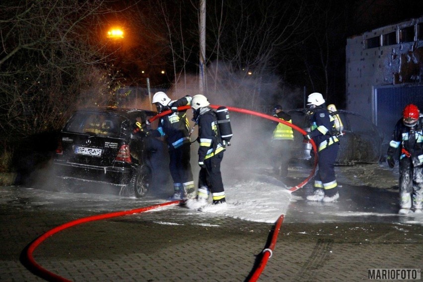 Podpalenie to prawdopodobna przyczyna pożaru samochodów w...