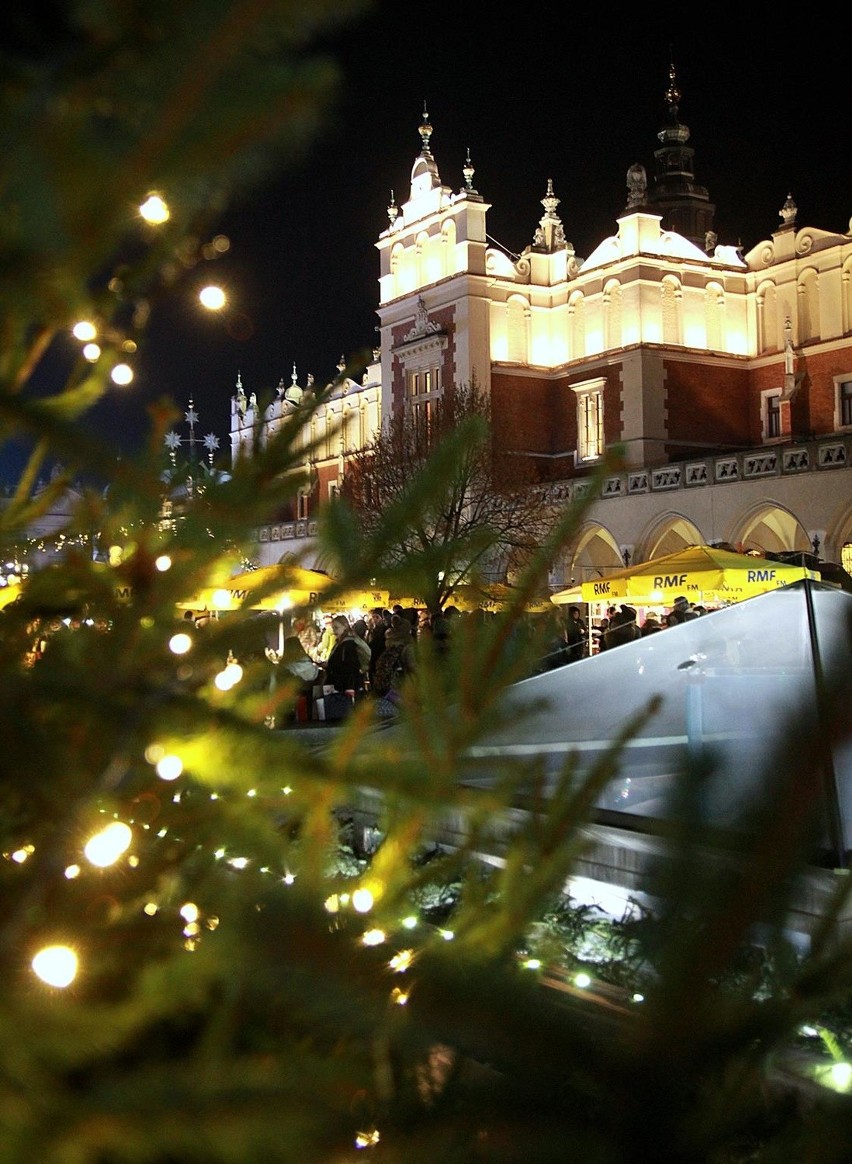 Świąteczne iluminacje Krakowa. Miasto niczym z bajki [ZDJĘCIA]