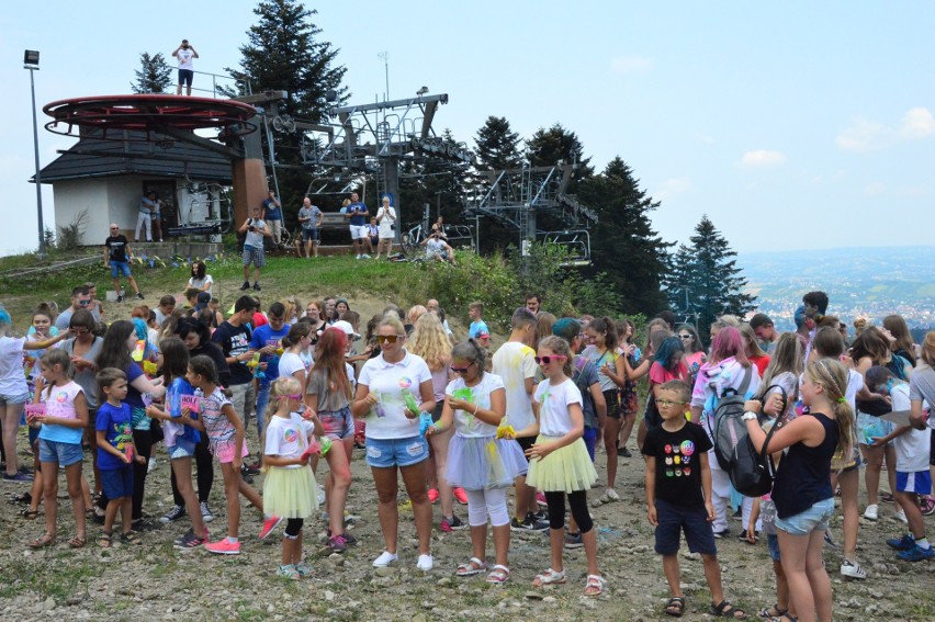 Holi Festival w Myślenicach. Kolorowe proszki w powietrzu [ZDJĘCIA]