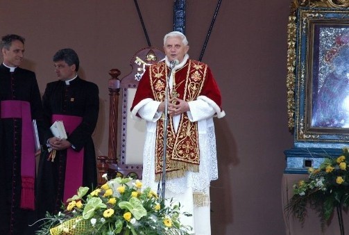 Papież, Benedykt XVI, nie żyje? Informacje o śmierci papieża...
