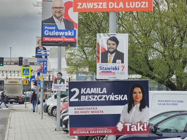 Tak mało plakatów jeszcze niedawno było... No, to tuż przed wyborami w Toruniu jednak plakatozę mamy