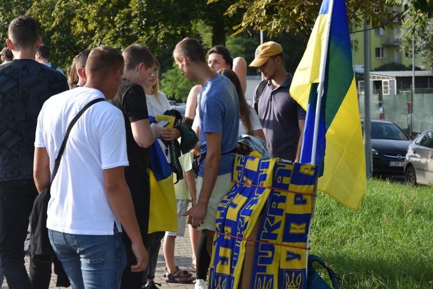 Kilkadziesiąt tysięcy kibiców z Ukrainy opanowało Tarczyński Arenę