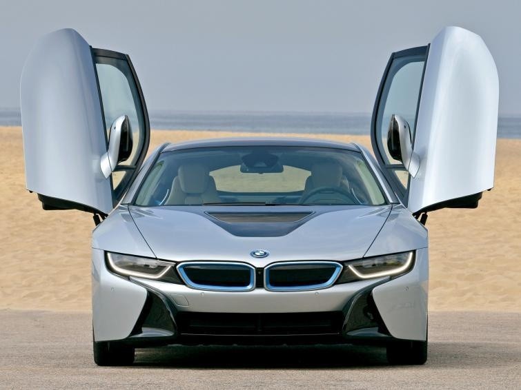 BMW i8 - cena 597 000 / Fot. BMW