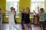 Studenci uczą się tańca na WSU
