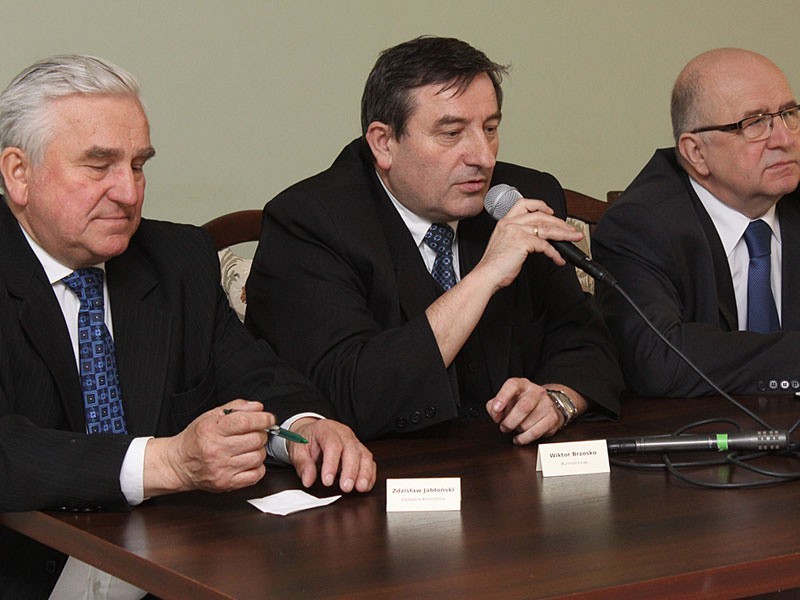 Na zdjęciu(od lewej)  Zdzisław Jabłoński, zastępca...