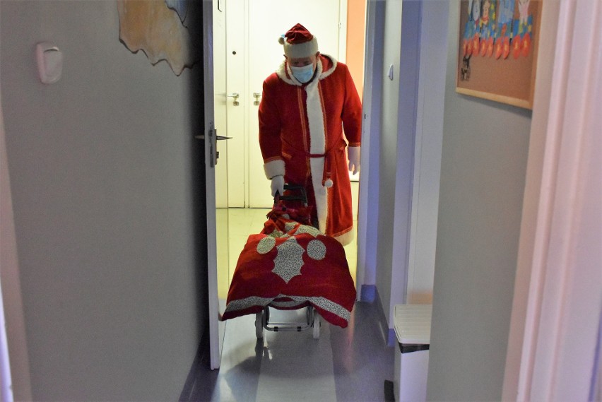 Mikołaj nie zapomniał o dzieciach przebywających na leczeniu...