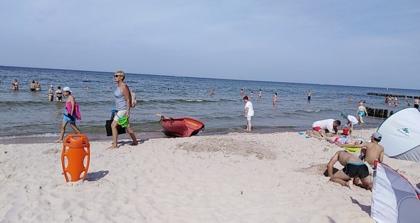 Ustecka plaża wciąż wypełniona jest wczasowiczami. Nie...