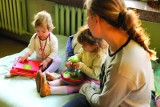 2-letnia Maja, roczna Marta i ich mama święta spędzą w hostelu dla samotnych matek w Bydgoszczy