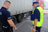 Papowo Toruńskie: wypadek samochodu ciężarowego i osobowego. Dwie osoby ranne