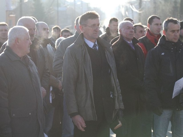 Sołtys Sukowa Ludwik Kubicki co roku bierze udział w procesji Emaus. Zachęca do tego wszystkich panów.