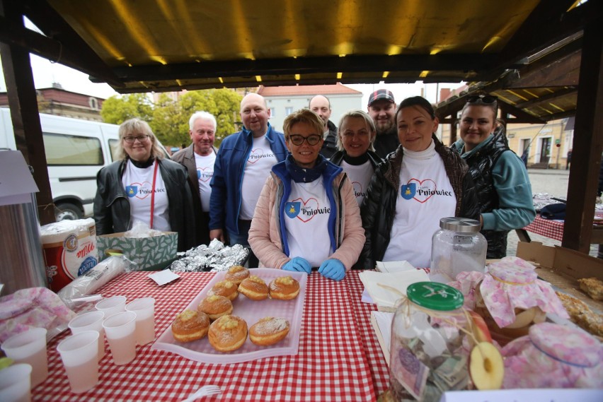 Całe wydarzenie "kręciło się" wokół jabłek....