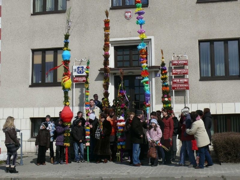 Święcenie i procesja palm na Placu Konstytucji w Pińczowie
