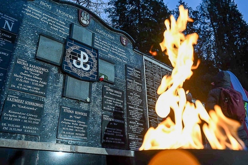Uczczono pamięć żołnierzy AK na Cmentarzu Łostowickim....
