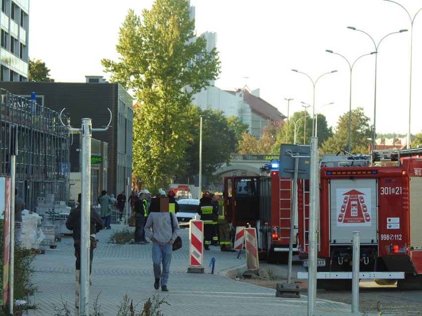 Wypadek na budowie przy Jurowieckiej. Robotnik spadł z 2....