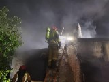 Pożar w Toruniu. Przy ul. Mazowieckiej zapalił się budynek mieszkalny [zdjęcia]