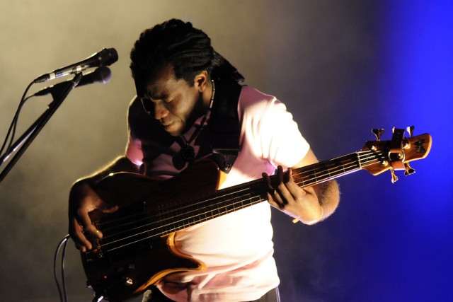 Richard Bona to kameruński multiinstrumentalista, basista, perkusista i wokalista
