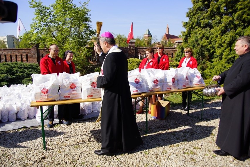 Caritas rozdał świąteczne paczki