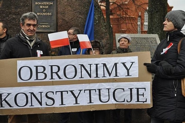 Komitet Obrony Demokracji będzie protestował pod siedzibą TVP Białystok.