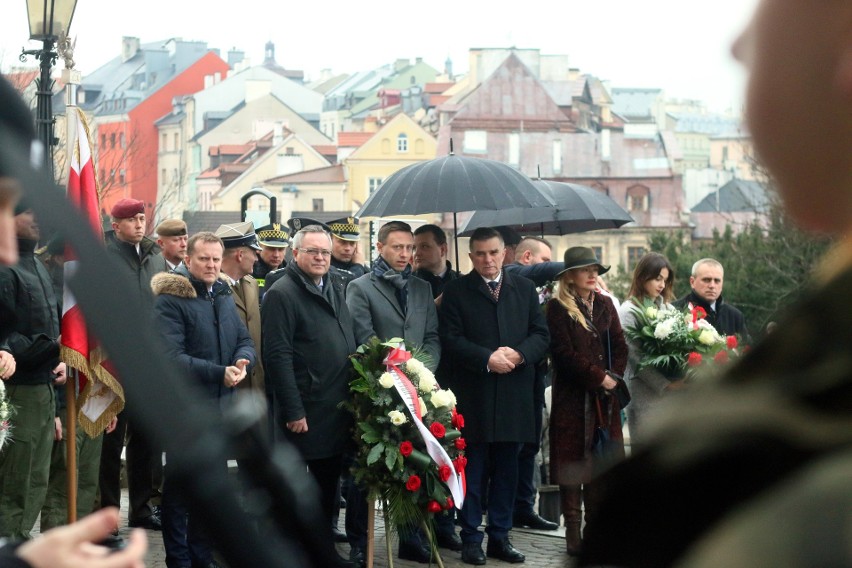 Kwiaty i znicze dla Żołnierzy Wyklętych. Lublinianie oddali hołd bojownikom o niepodległość