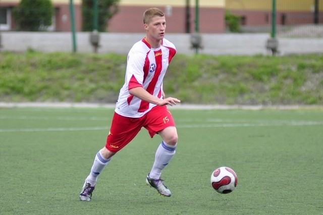 Marcin Janakowski, wychowanek Zwolenianki Zwoleń, ostatnio grający w Wulkanie Zakrzew jest testowany przez trzecioligową Broń Radom. 