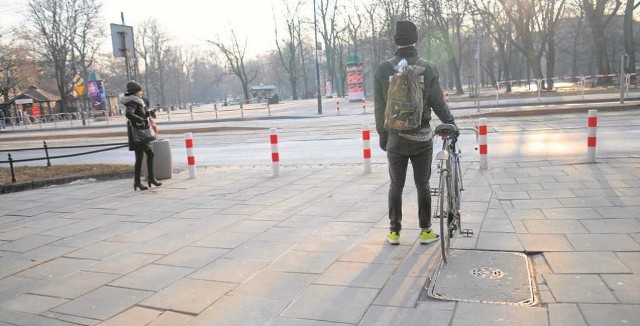 Na placu Inwalidów prawdopodobnie tramwaje wymuszą zejście z roweru 