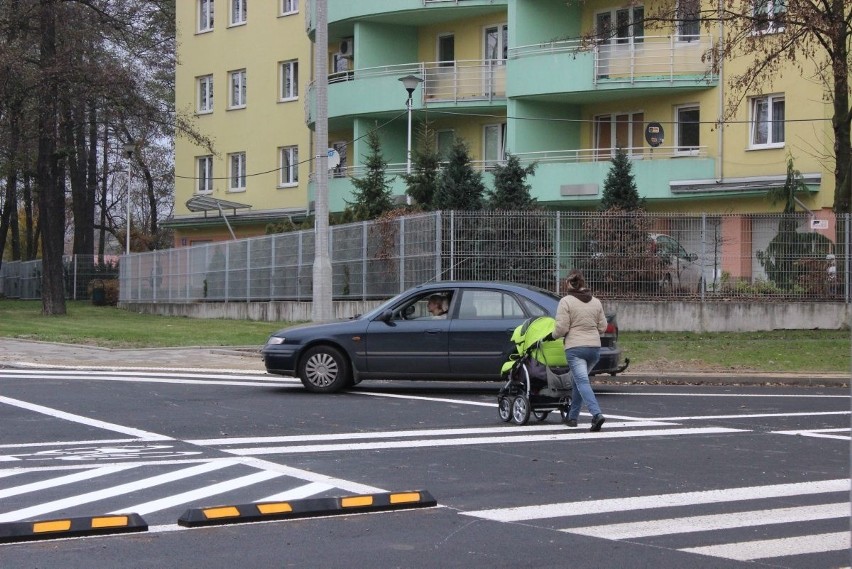 Grabieniec i Lniana. (Nie)holenderskie skrzyżowanie i zdezorientowani kierowcy [ZDJĘCIA+FILM]