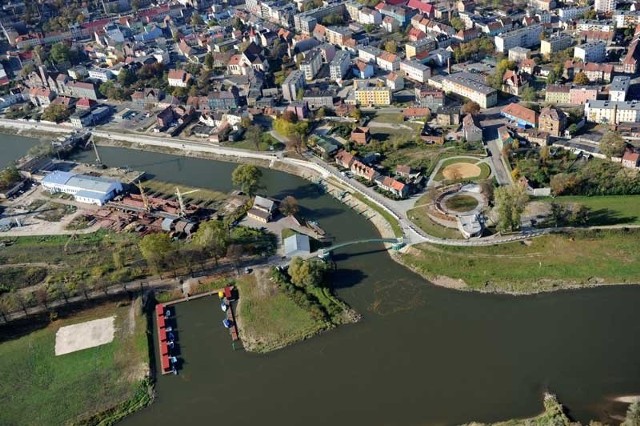 Czy na Odrze da się oprzeć rozwój całego regionu? Nie wiadomo. Ale wiadomo, że dzięki statkom wycieczkowym nowosolski port powinien wreszcie tętnić życiem.