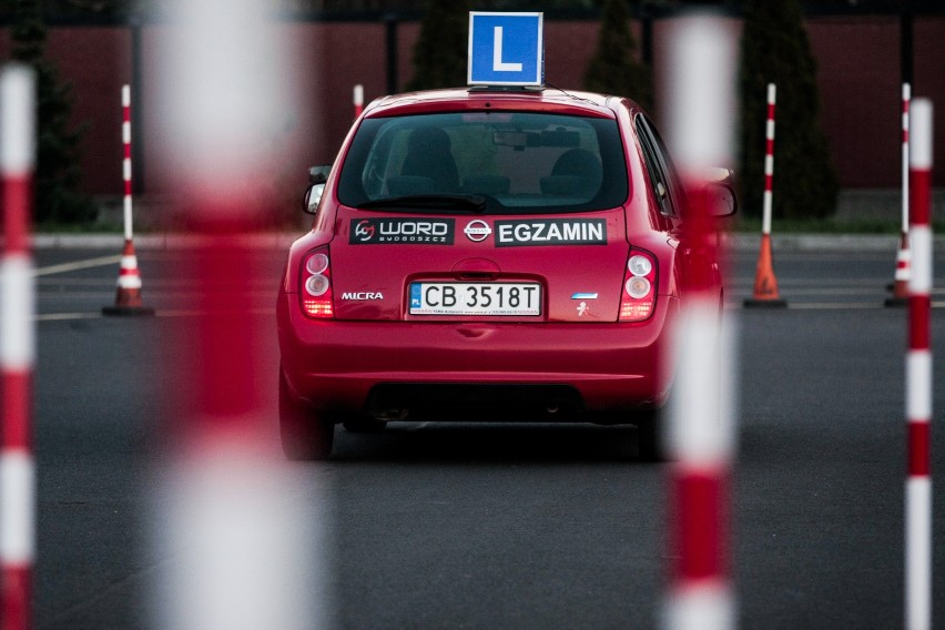 Przygotowujesz się do egzaminu na prawo jazdy? Sprawdź, co...