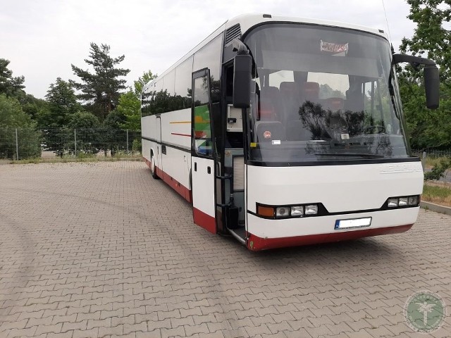 Autobus skonrolowany przez inspektorów ITD okazał się niesprawny. Jazda nim grozila wypadkiem.