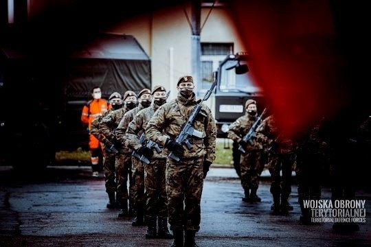 Prawie 60 ochotników oficjalnie przyjęła 1 Podlaska Brygada Obrony Terytorialnej. Przysięga odbyła się w Białymstoku