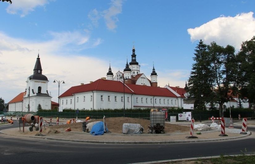 Supraśl. Pierwsze rondo w mieście ma poprawić bezpieczeństwo (zdjęcia, wideo)