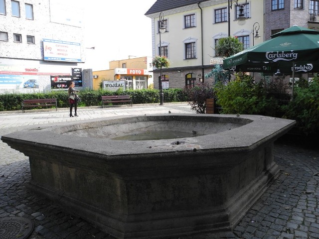 Wszystko na to wskazuje, że nie jedna, lecz dwie fontanny staną w centrum Lęborka. Ich wartość oszacowano na blisko 850 tysięcy złotych! Z naszej sondy wynika, że mieszkańcy nie są tym zachwyceni.